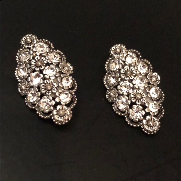 VINTAGE RHINESTONE & SILVER DETAILED CLIP ON - Picture 2 of 6